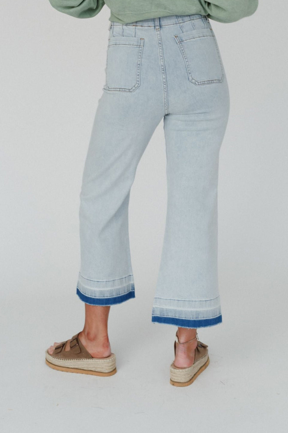 Acid Wash Contrast Edge Pocketed Cropped Jeans