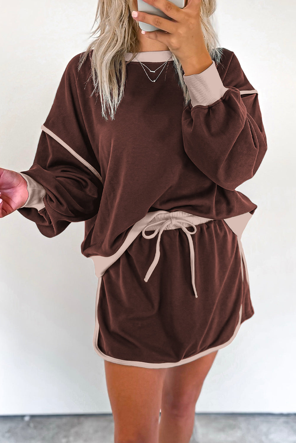 Color Contrast Loose Pullover and Lace-up Waist Skort Set