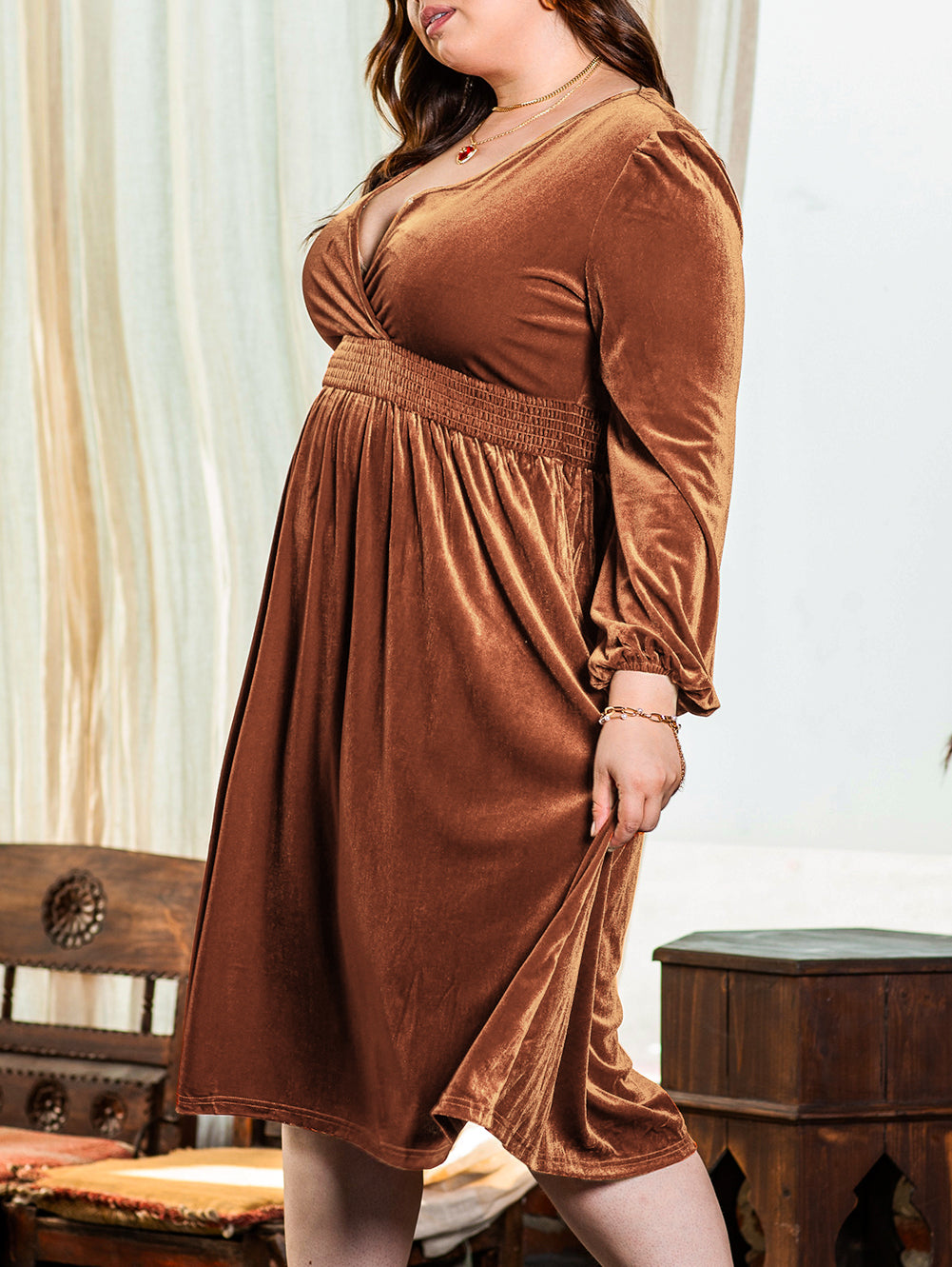 V Neck Balloon Sleeve Velvet Dress