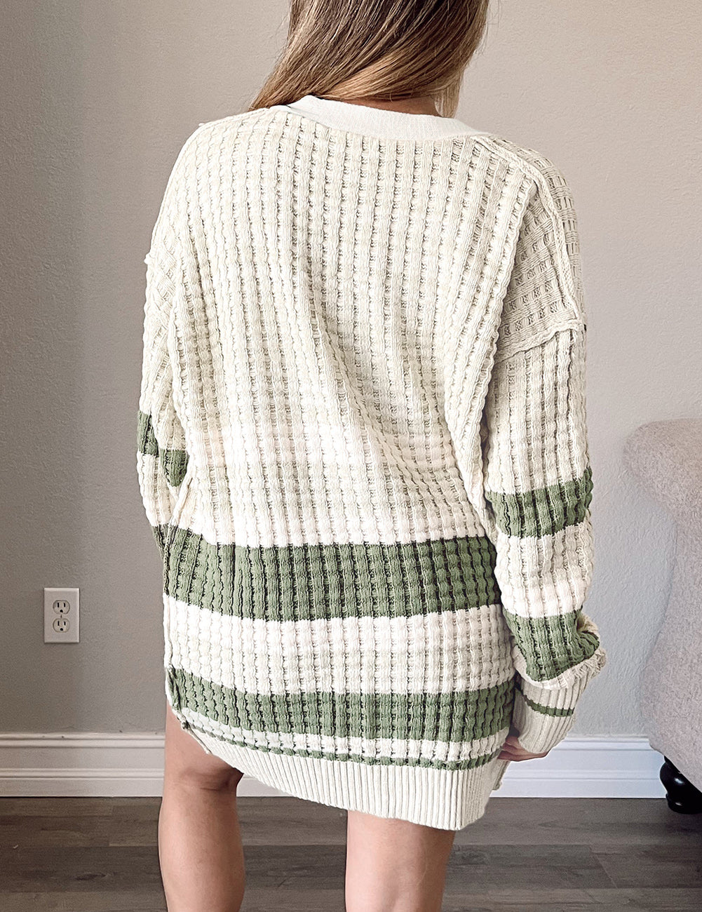 Colorblock Textured Knit Buttoned Cardigan