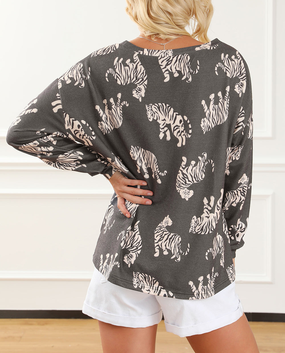 Lively Tiger Print Casual Sweatshirt