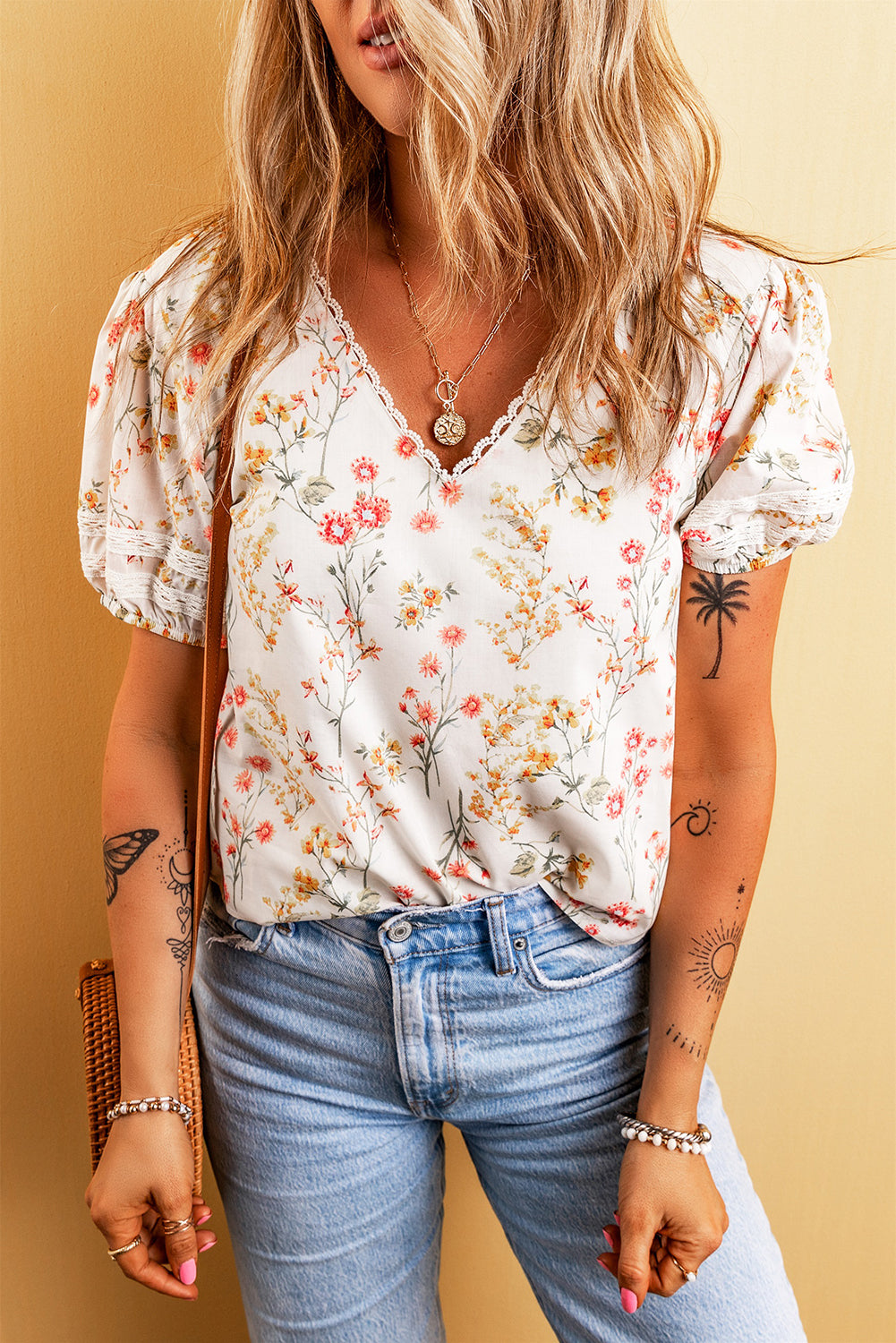 Floral Lace Trim Short Sleeve Blouse