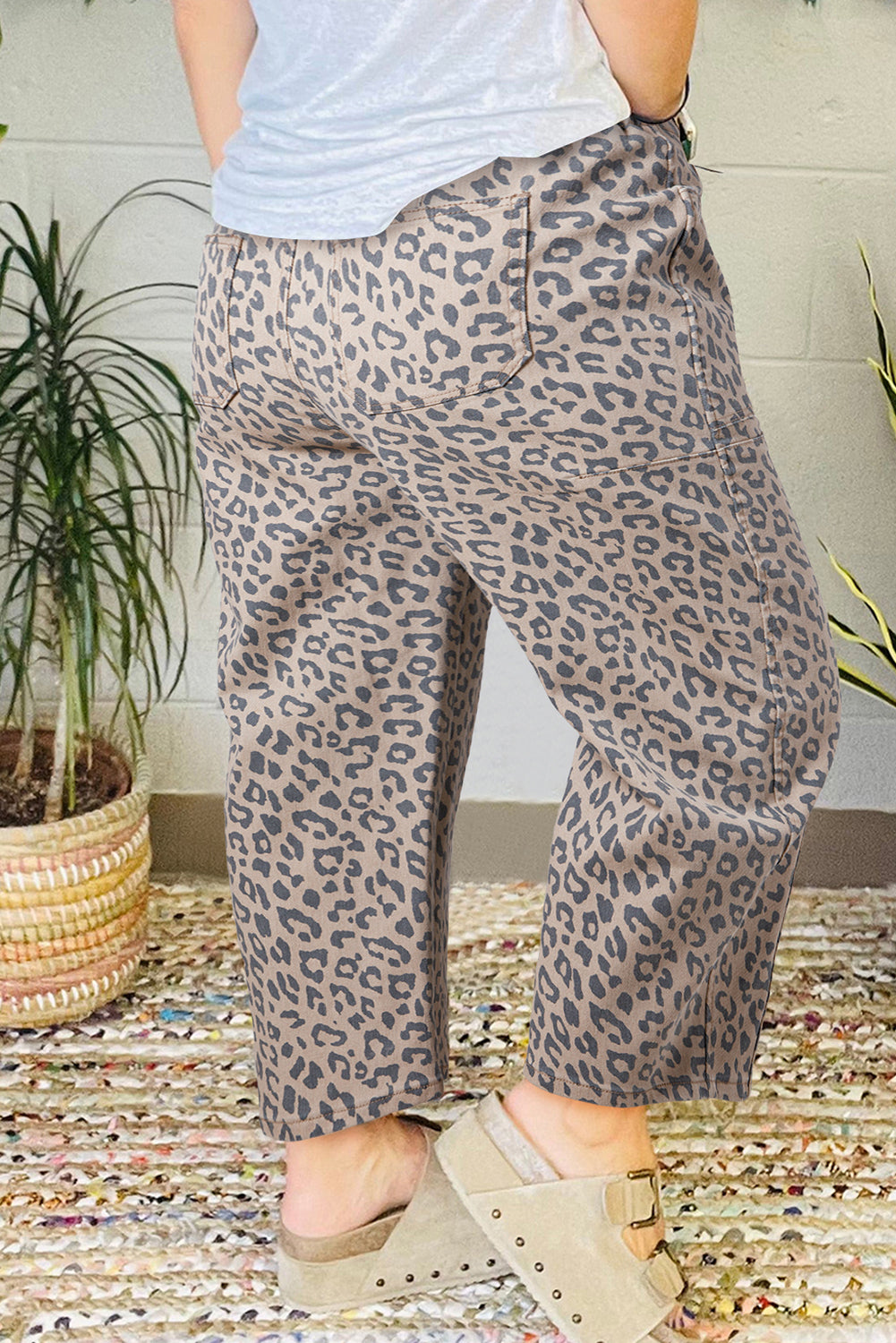 Leopard Printed Drawstring Waist Pocketed Wide Leg Jeans