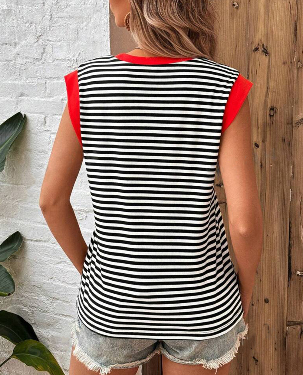 Stripe Colorblock Edge Round Neck Tank Top