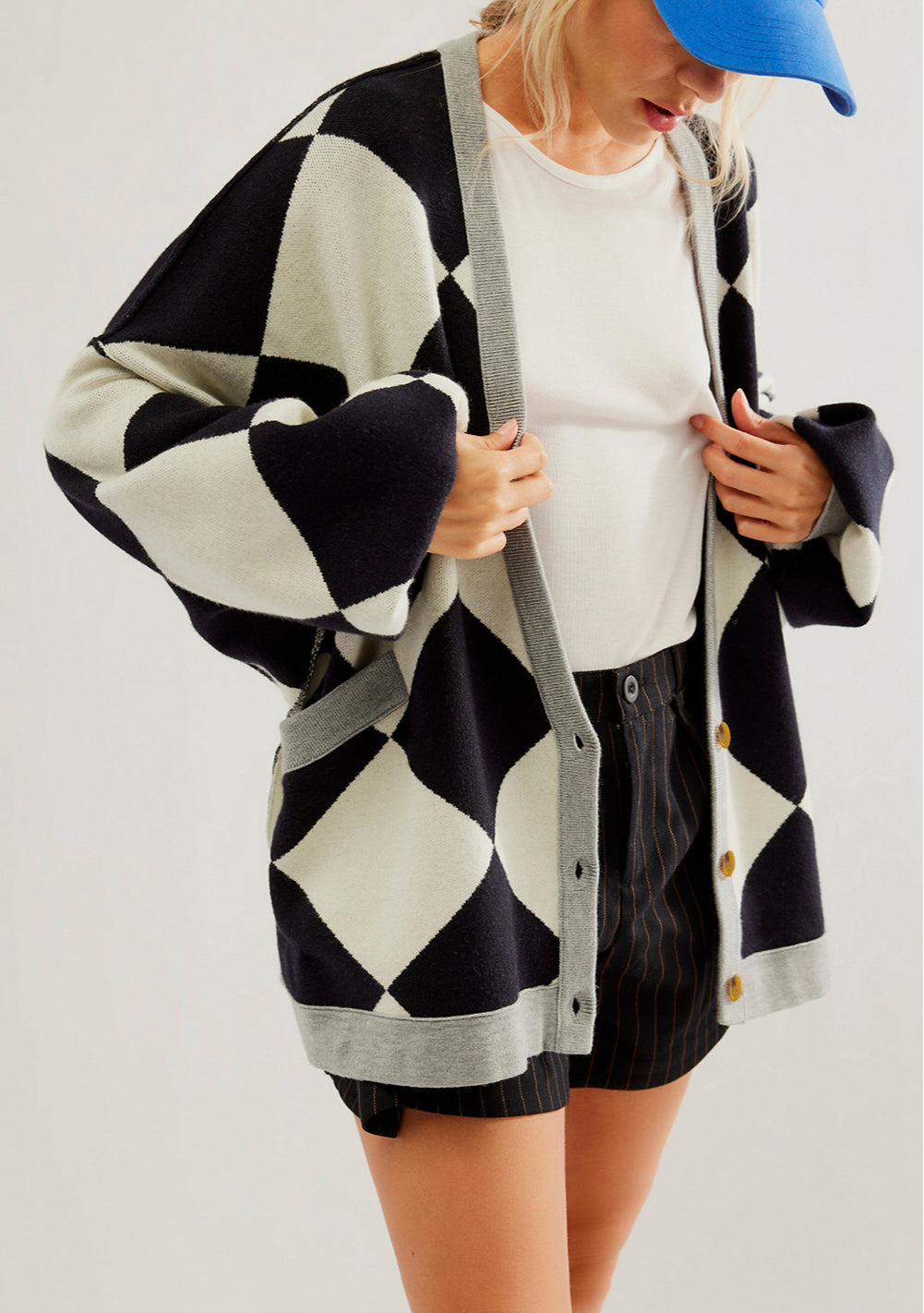 Colorblock Drop Shoulder Buttoned Loose Cardigan