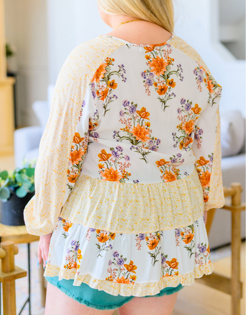 Plus Size Floral Print V Neck Puff Sleeve Blouse