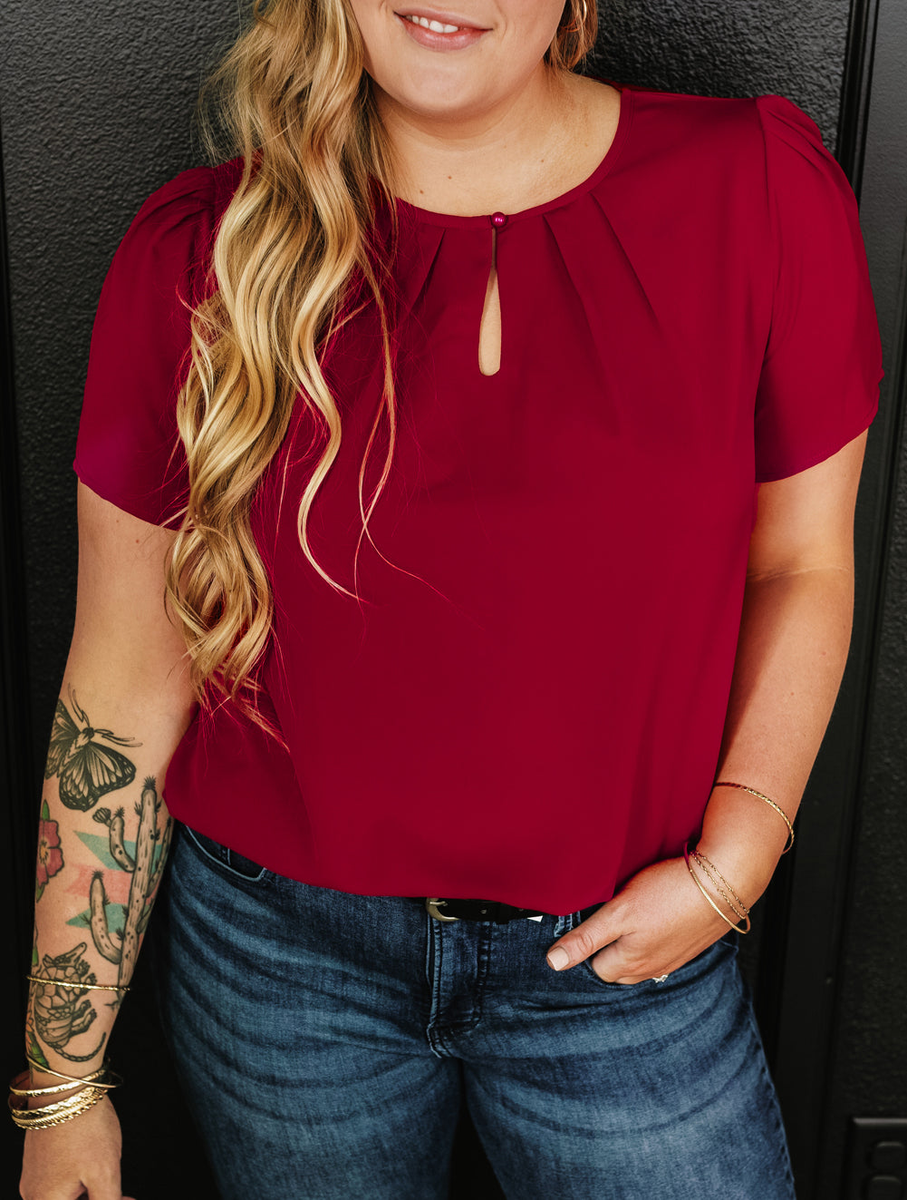 Keyhole Pleated Crew Neck Plus Size T Shirt