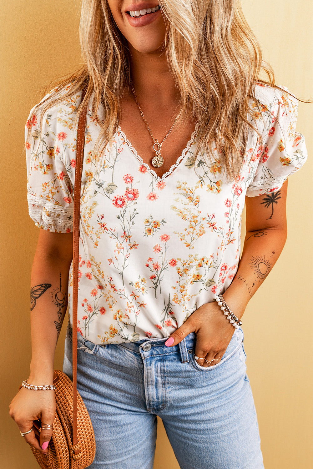 Floral Lace Trim Short Sleeve Blouse