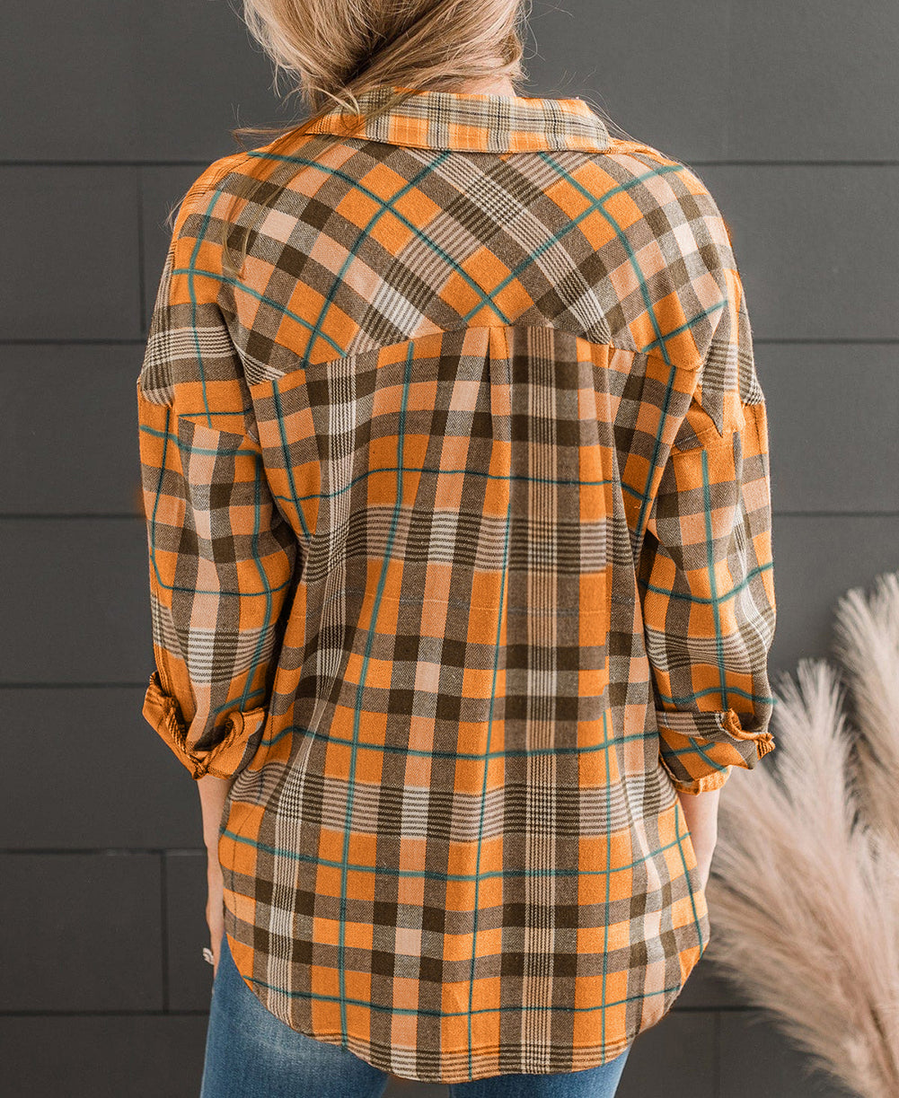 Drop Shoulder Rounded Hem Plaid Pattern Shirt