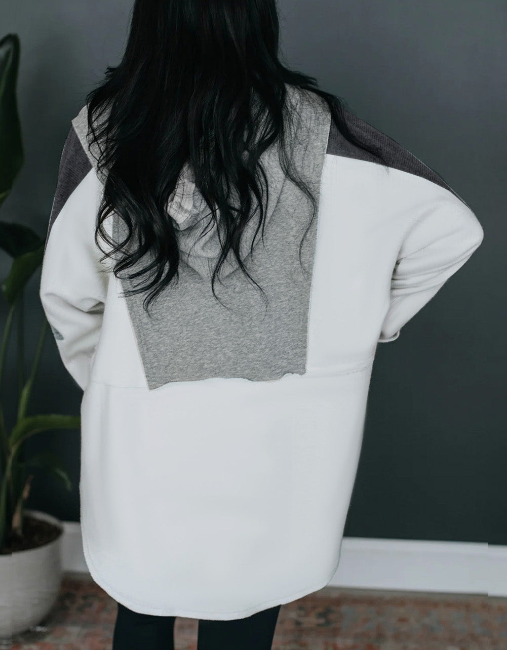 Color Block Exposed Seam Buttoned Neckline Hoodie