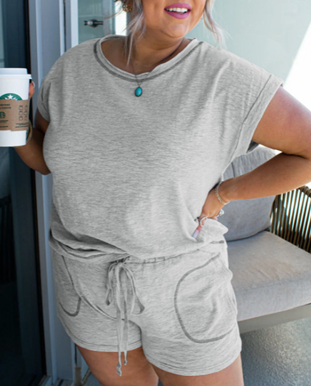 Contrast Stitching Cuffed Sleeve Plus Shorts Set