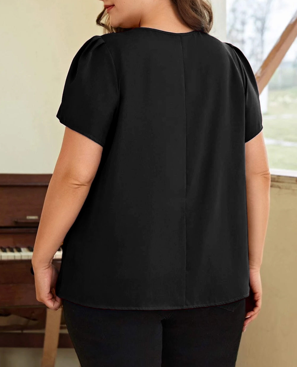 Keyhole Pleated Crew Neck Plus Size T Shirt