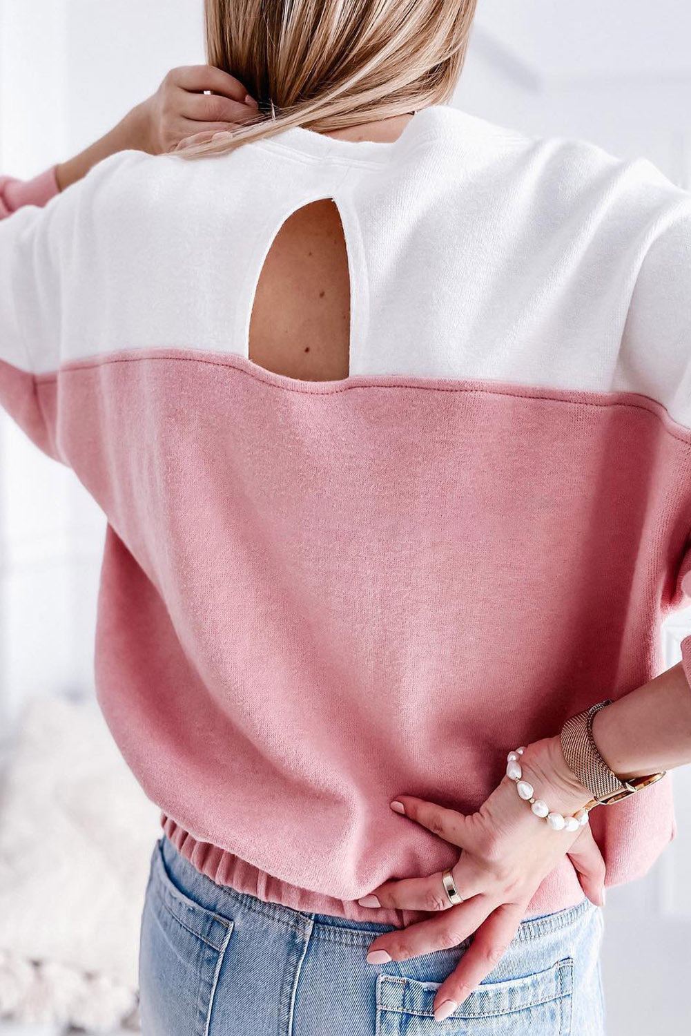 Colorblock Cutout Elastic Hem Pullover Sweatshirt