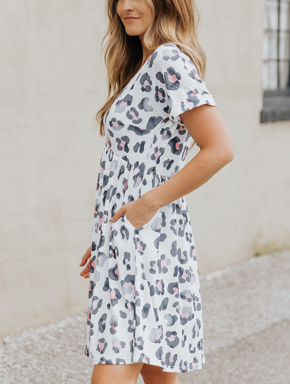 Short Sleeve Cheetah Print Knit Dress