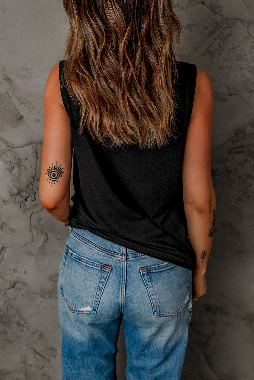 Snap Buttons Scoop Neck Tank with Pocket