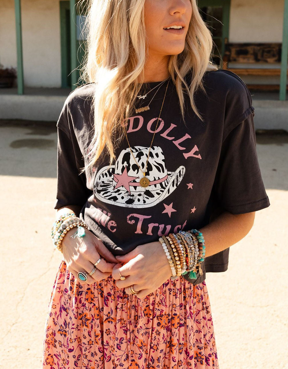 Gray WE TRUST IN DOLLY Western Fashion Graphic Tee