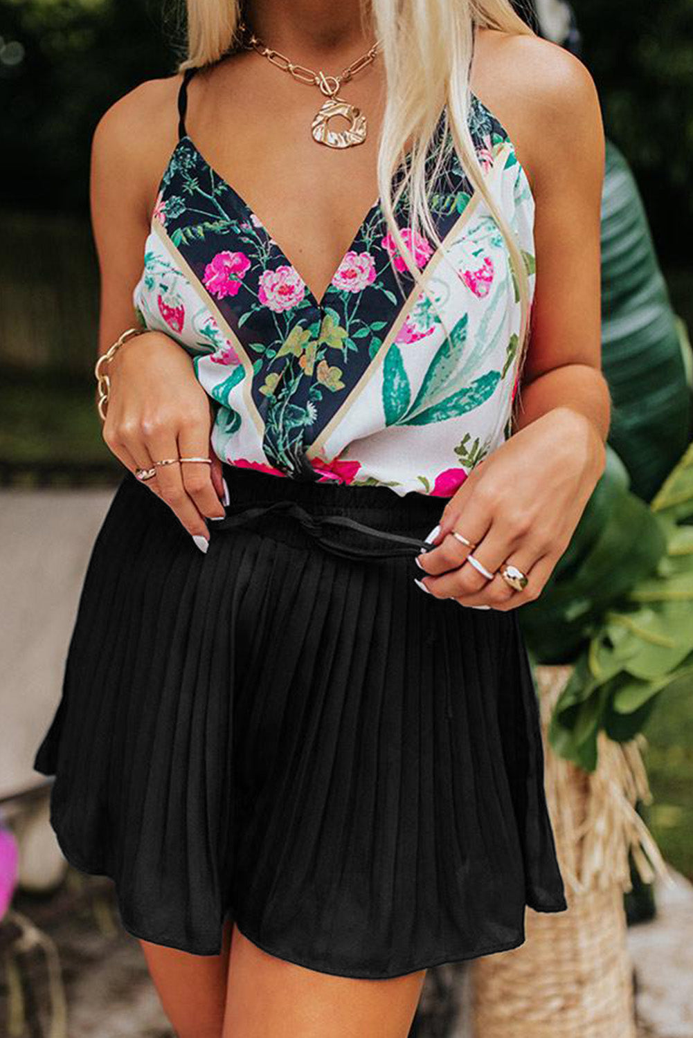 Black Drawstring Waist Flowy Pleated Shorts