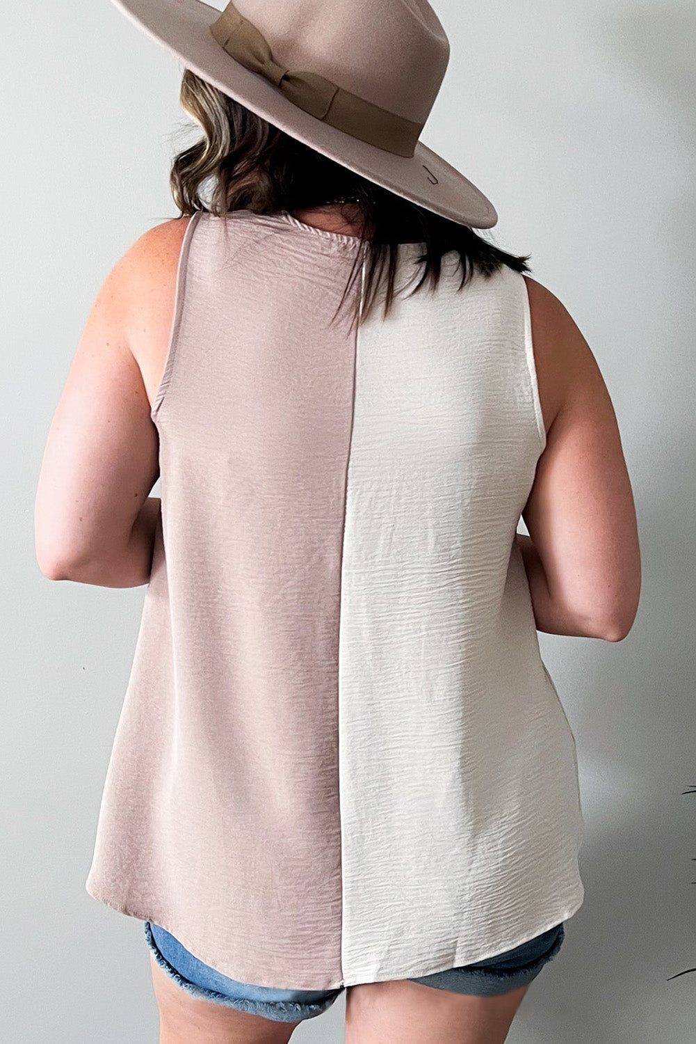 White Plus Size Colorblock V Neck Tank Top