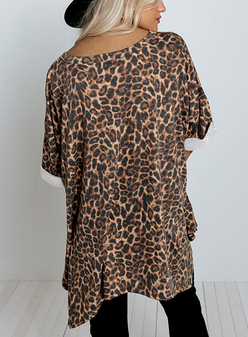 V Notch Rolled Cuffs Loose Leopard Top